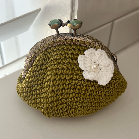 Beautiful 👛Crochet Kisslock Coin Purse - Picture 4 of 15